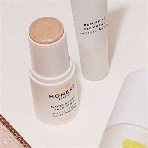 Achieve a Dewy, Fresh Look with Honest Beauty's Baom Stick